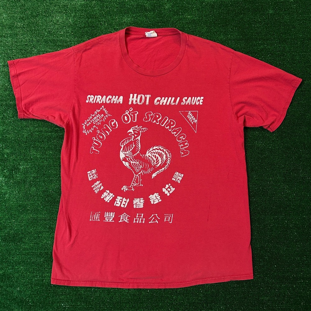 Sriracha Hot Chili Sauce T-Shirt Mens Large Red Short Sleeve Rooster Graphic Tee